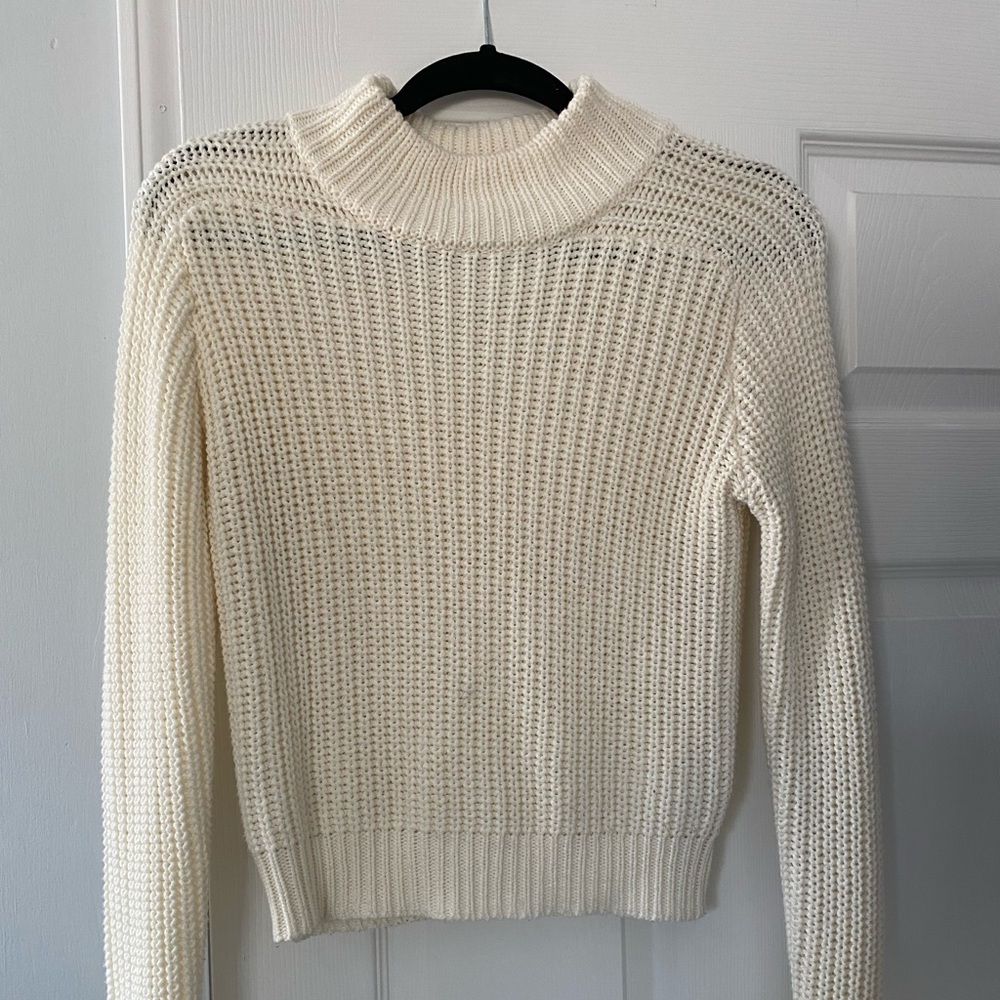 Bar III cropped knit turtle neck sweater. Size M. Runs small.